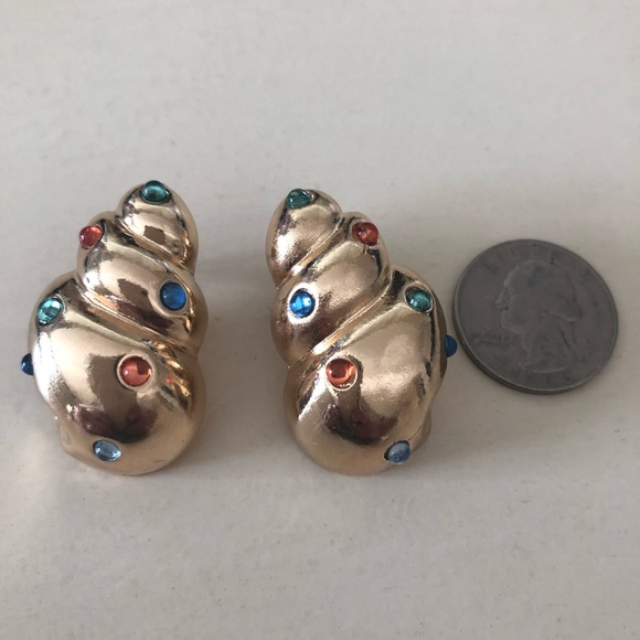 Groovy BIG 80’s Inspired Conch Shell Gem Earrings - Picture 5 of 8